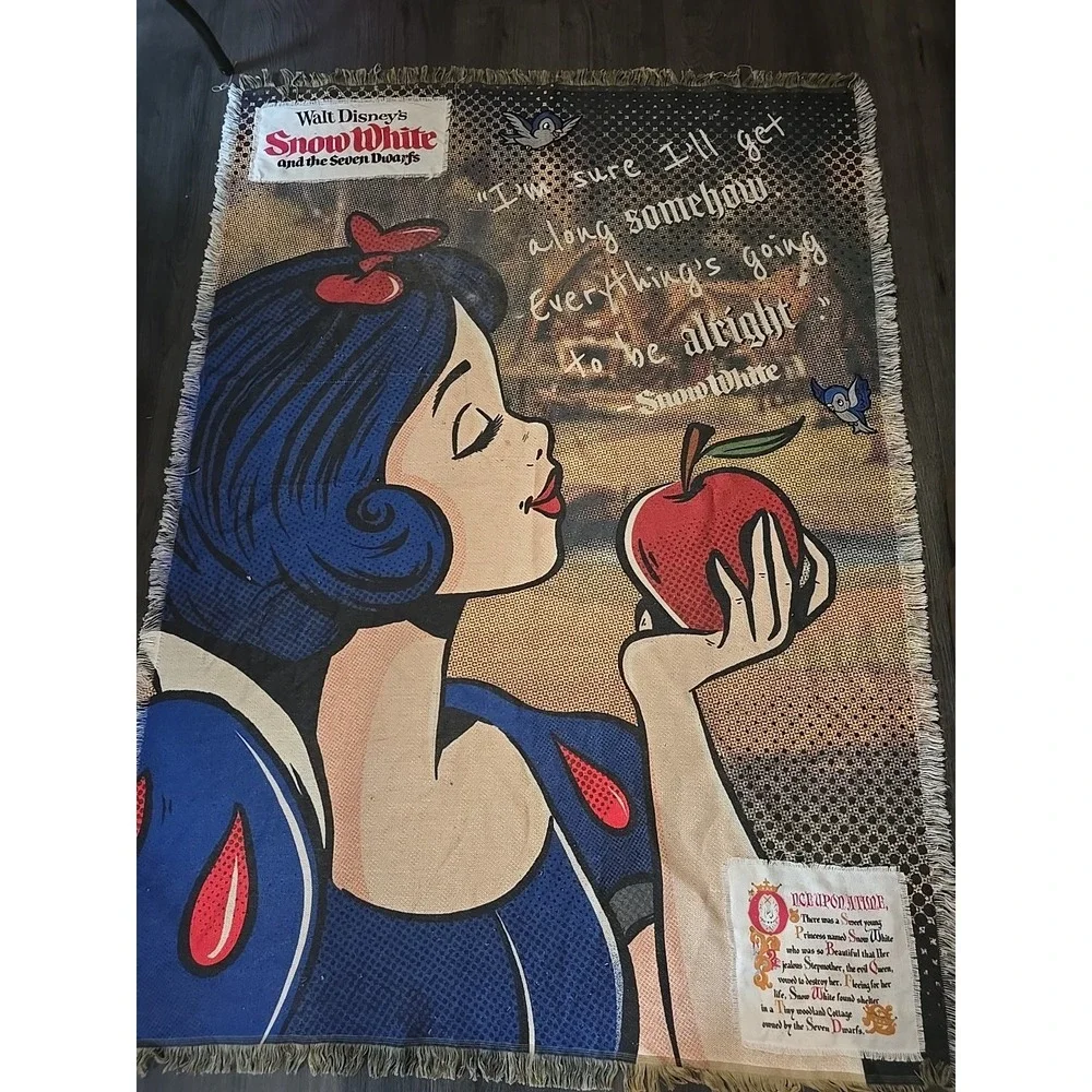 Disney Snow White Princess Celebration Tapestry Throw Blanket 70H x‎ 52W